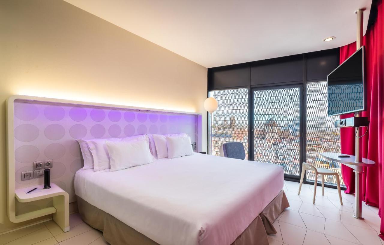 Deluxe Barcelona city View