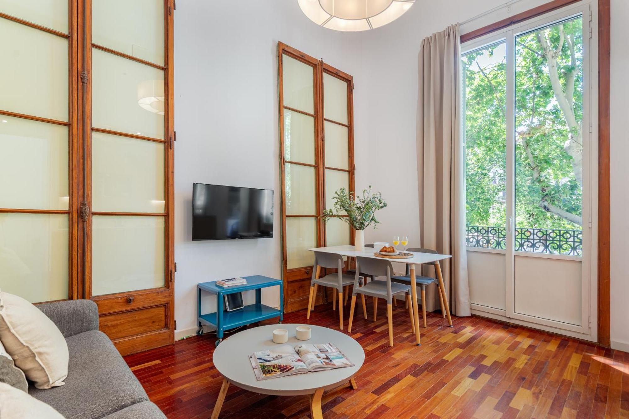 One-Bedroom Apartment