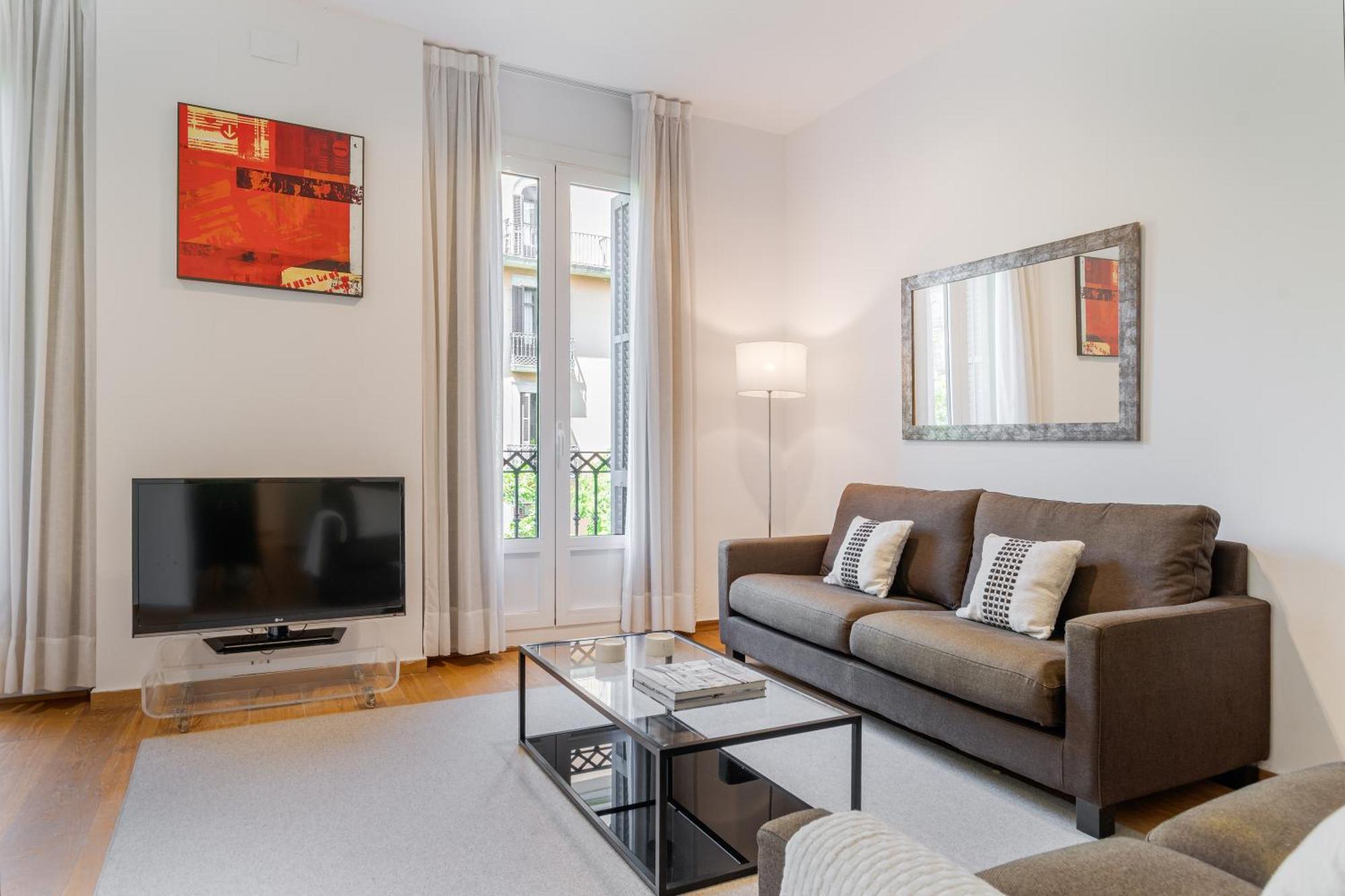 Deluxe Four-Bedroom Apartment