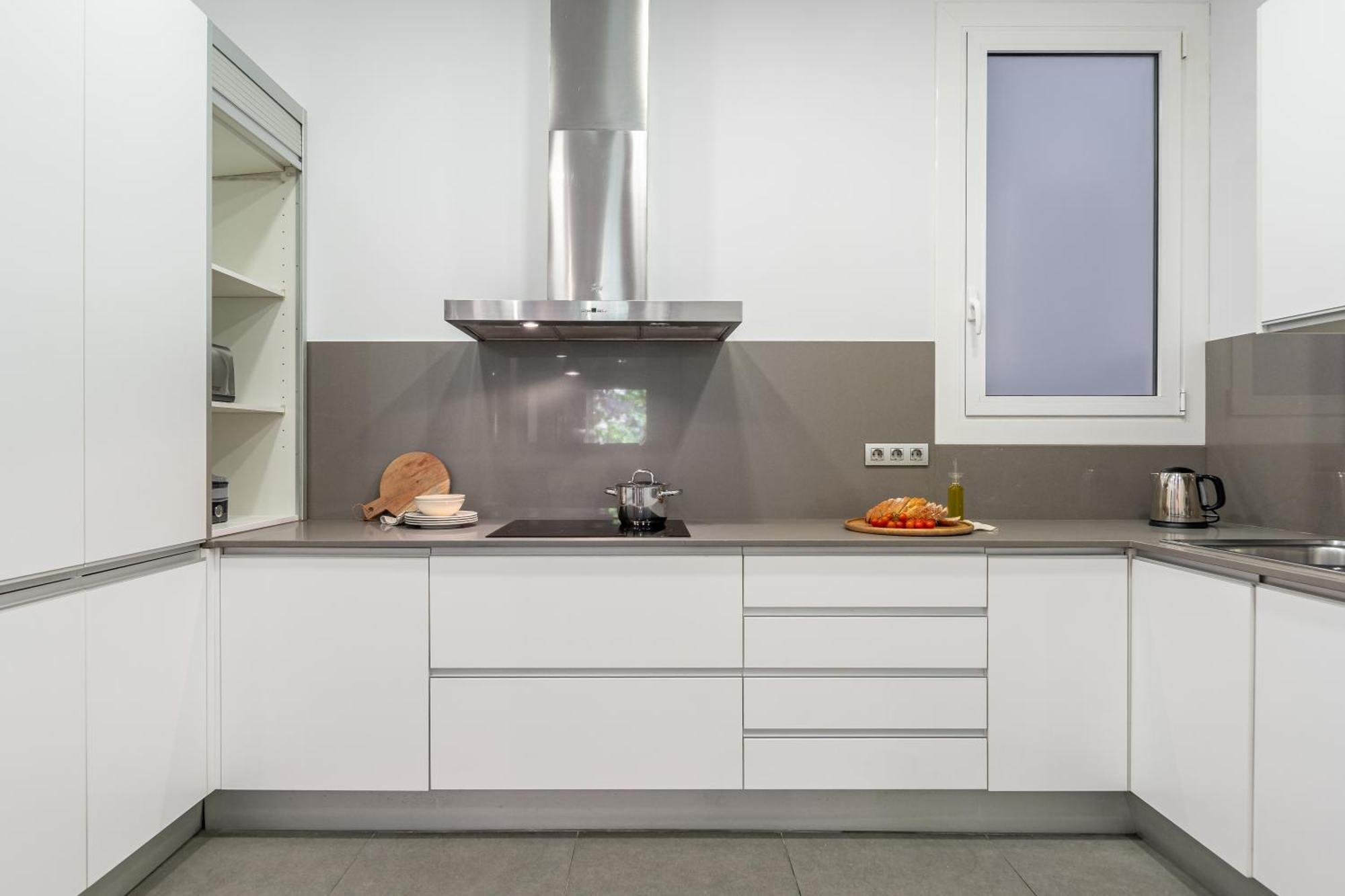 Deluxe Four-Bedroom Apartment