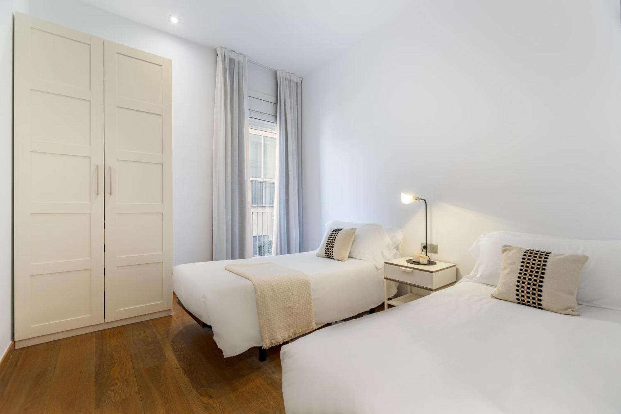 Deluxe Four-Bedroom Apartment