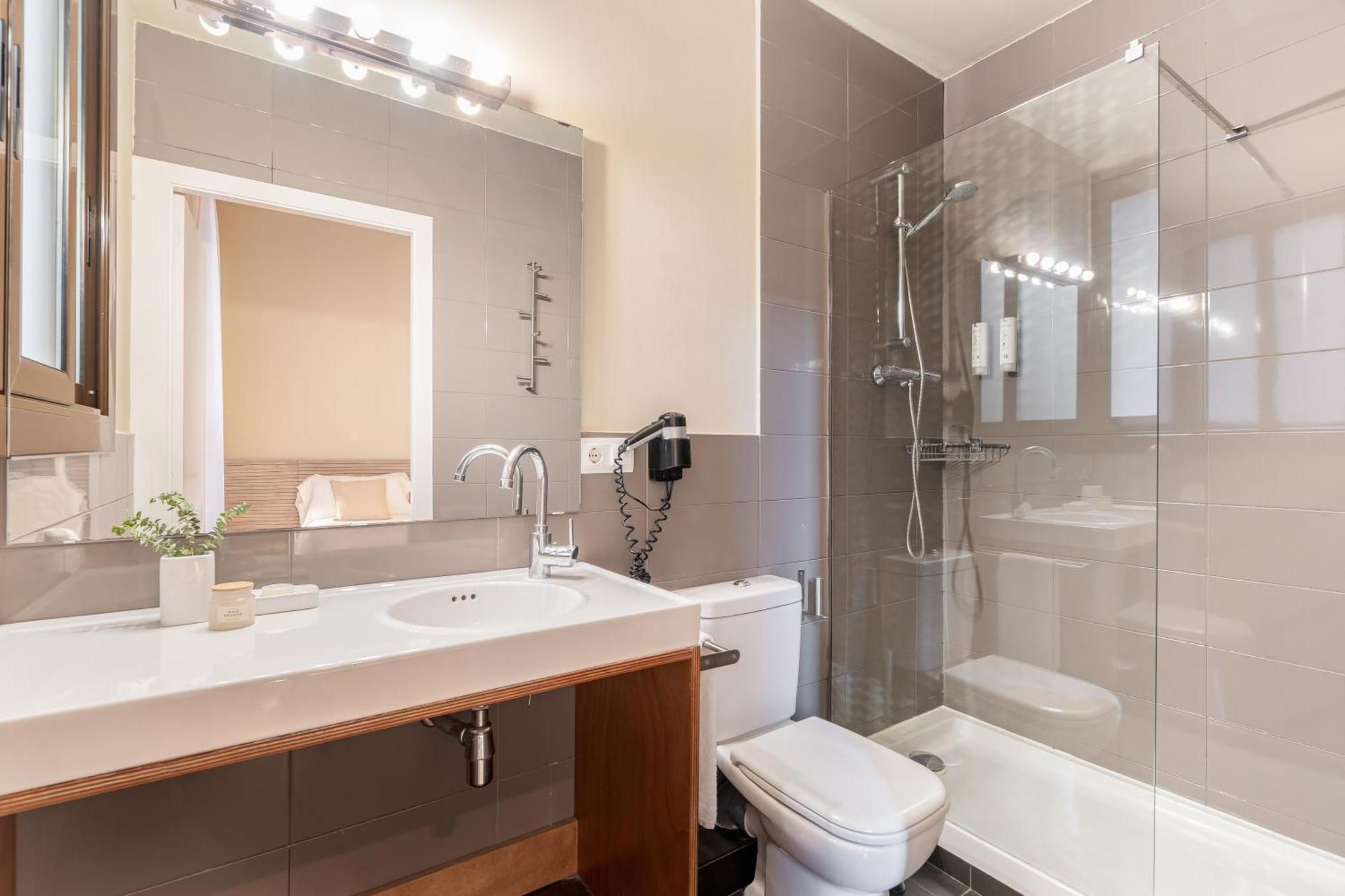 Two-Bedroom Deluxe Apartment