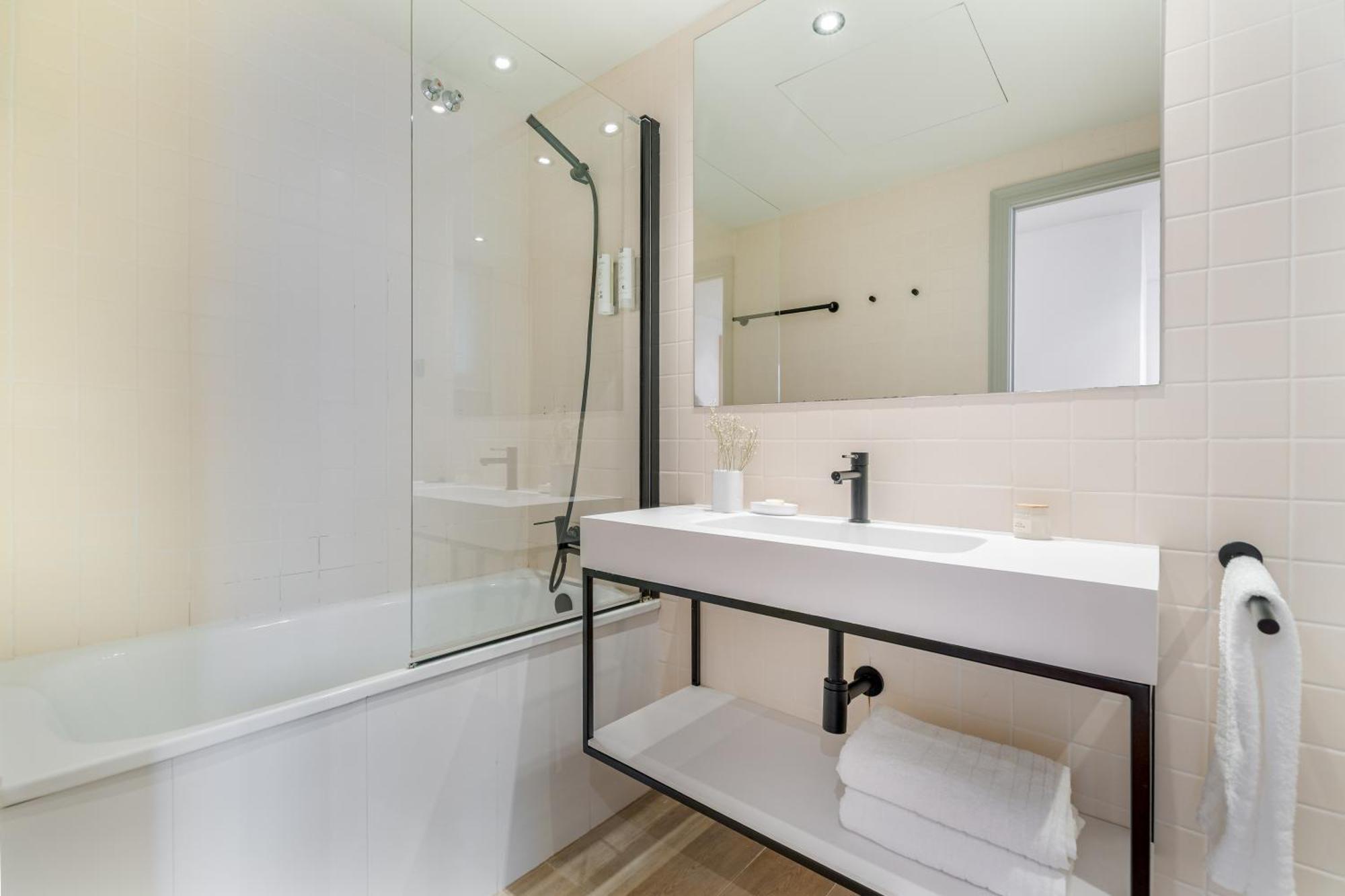 Two-Bedroom Deluxe Apartment