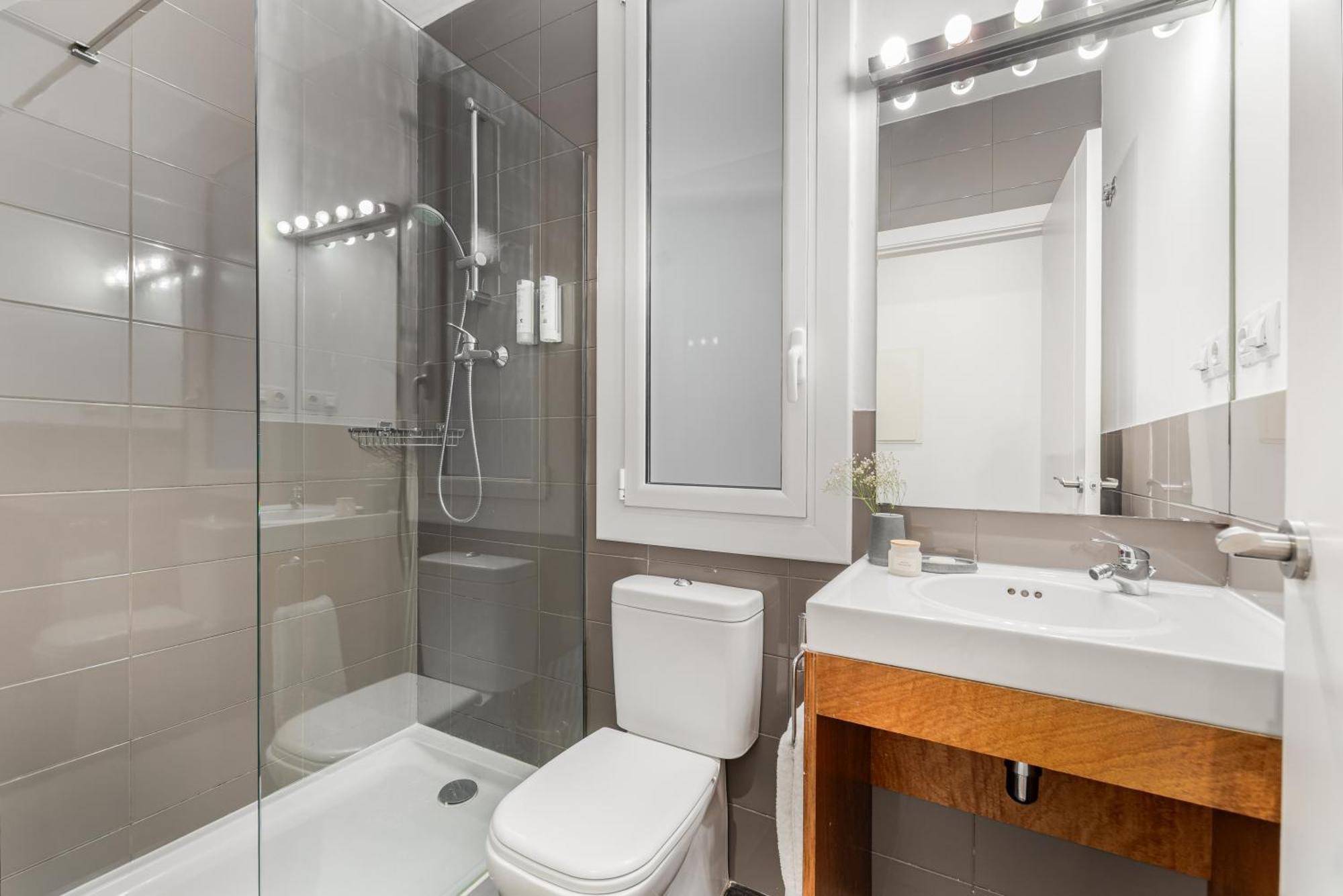 Two-Bedroom Deluxe Apartment