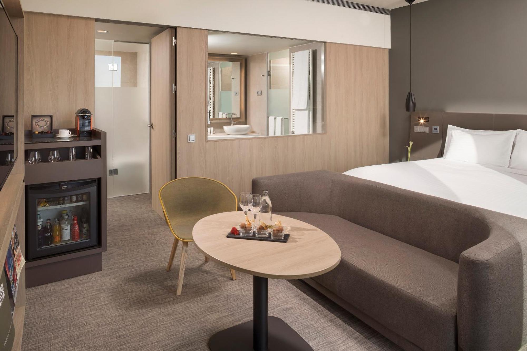 The Level Master Suite with Sea View